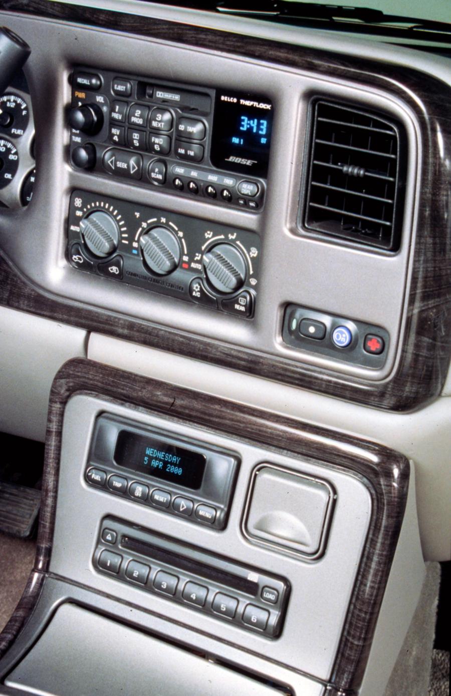  GMC Yukon 2000 года  (фото 14 из 51)